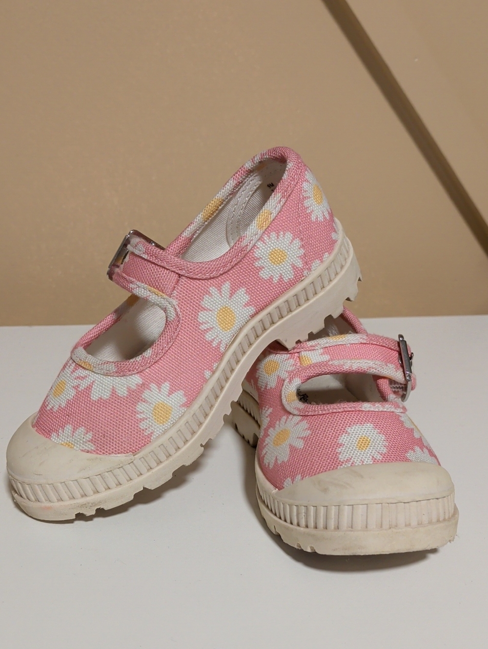 Cynthia Rowley Pink Daisy Mary Jane Sandals